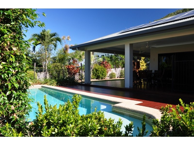 17 MacArthur Close, Palm Cove QLD 4879