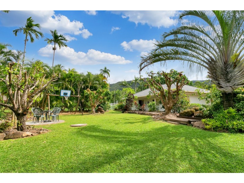 24 Parkinson Avenue, Kewarra Beach QLD 4879