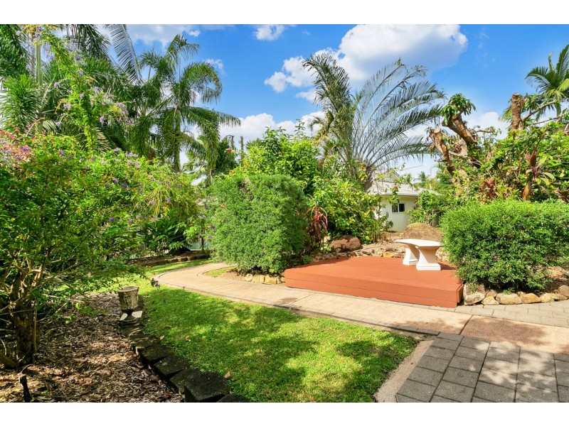 24 Parkinson Avenue, Kewarra Beach QLD 4879
