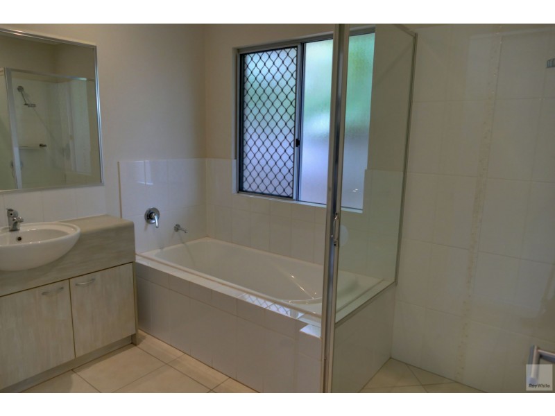 128 Roberts Drive, Trinity Beach QLD 4879