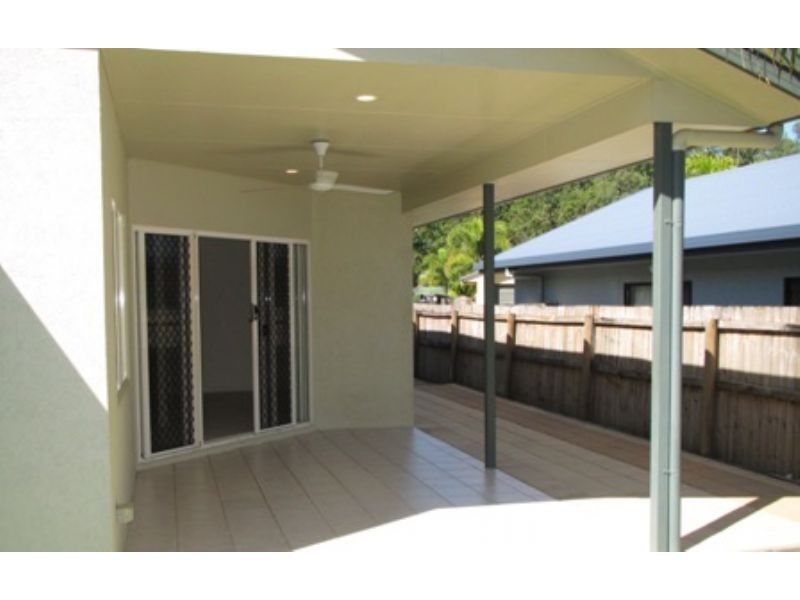 17 Dan Jones Drive, Bentley Park QLD 4869