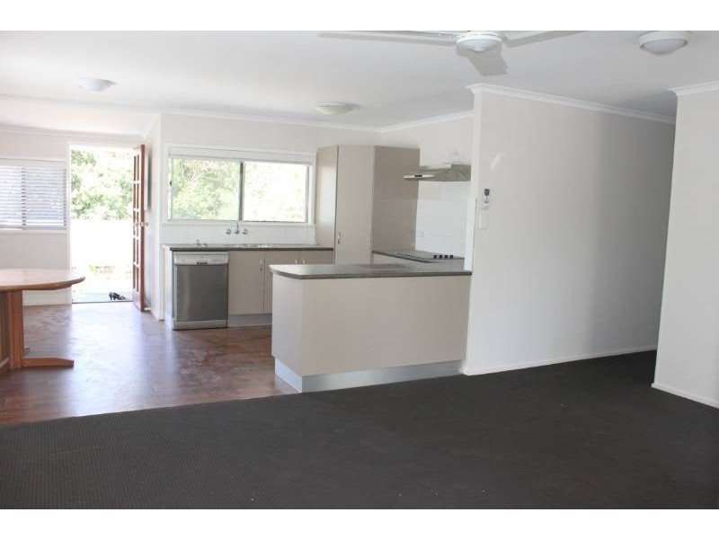 6 Arunta Street, Trinity Park QLD 4879