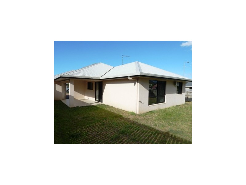8 Timberlea Drive East, Bentley Park QLD 4869