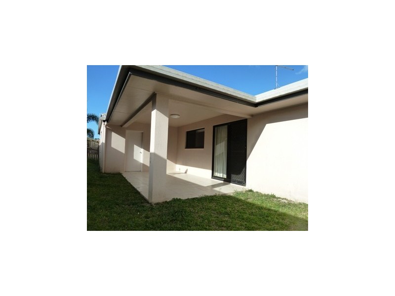 8 Timberlea Drive East, Bentley Park QLD 4869