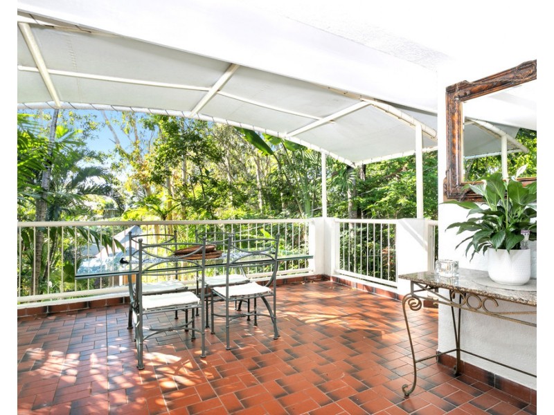 3 Oliva Street, Palm Cove QLD 4879