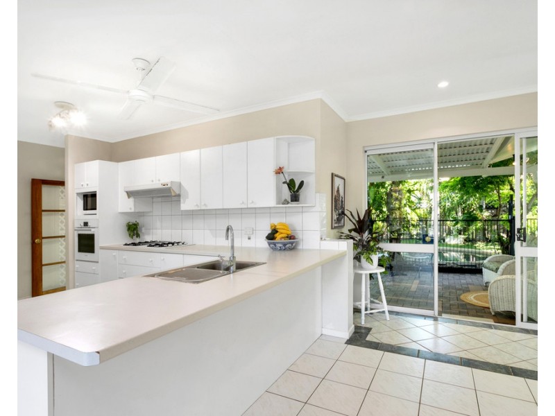 3 Oliva Street, Palm Cove QLD 4879