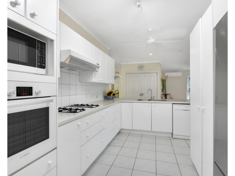 3 Oliva Street, Palm Cove QLD 4879