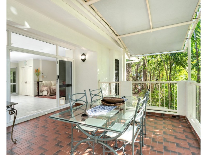 3 Oliva Street, Palm Cove QLD 4879