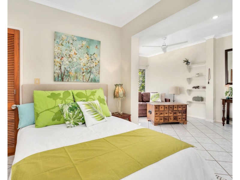 3 Oliva Street, Palm Cove QLD 4879