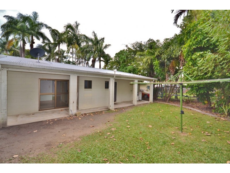 9 Dromana Close, Kewarra Beach QLD 4879
