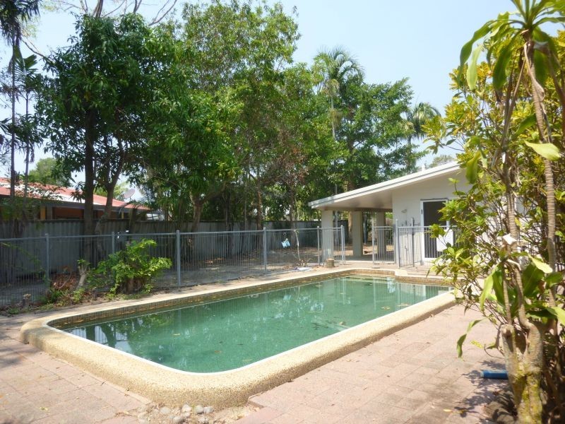 3 Tudor Close, Trinity Park QLD 4879