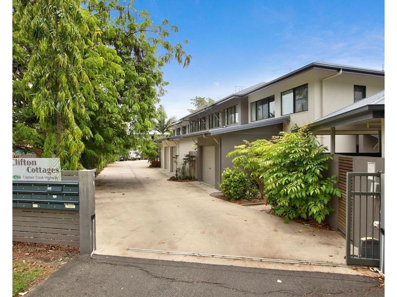 4/1766 captain cook highway, Clifton Beach QLD 4879