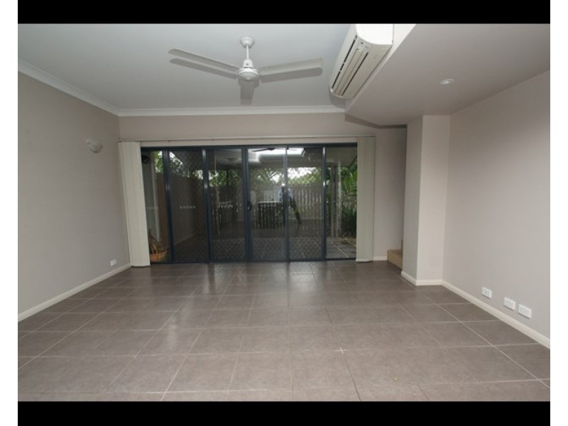 4/1766 captain cook highway, Clifton Beach QLD 4879