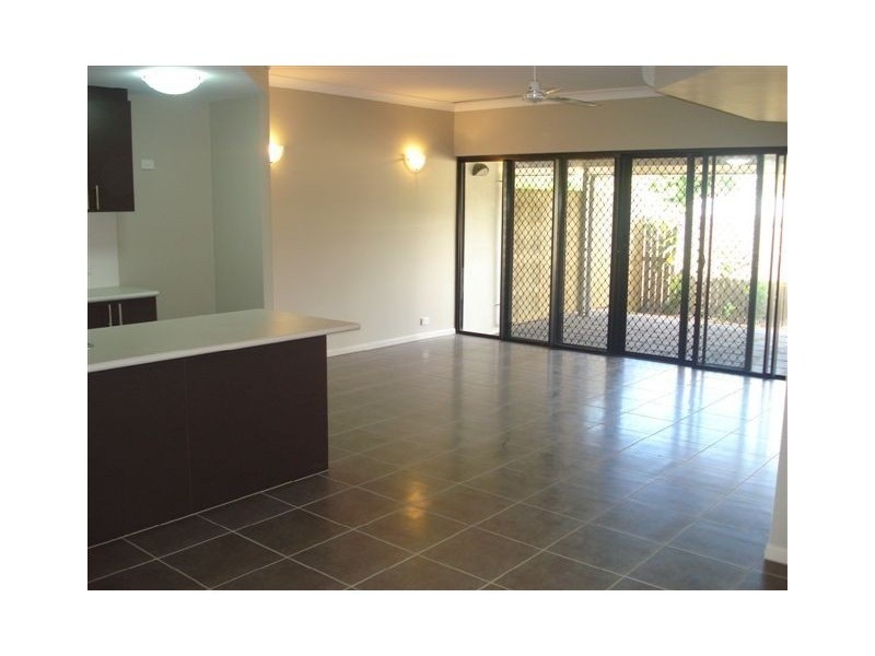 4/1766 captain cook highway, Clifton Beach QLD 4879