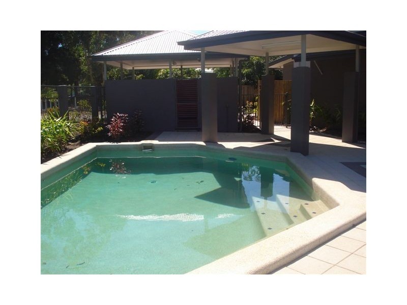 4/1766 captain cook highway, Clifton Beach QLD 4879