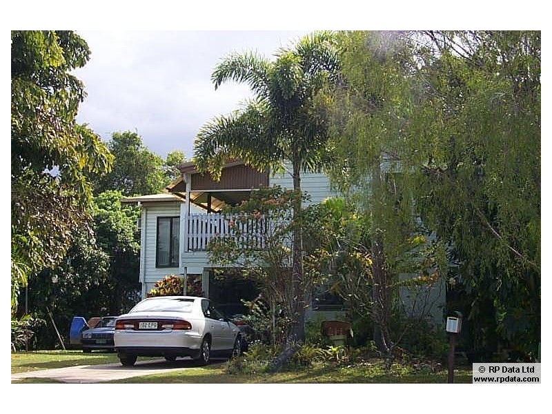 11 Banksia close, Holloways Beach QLD 4878