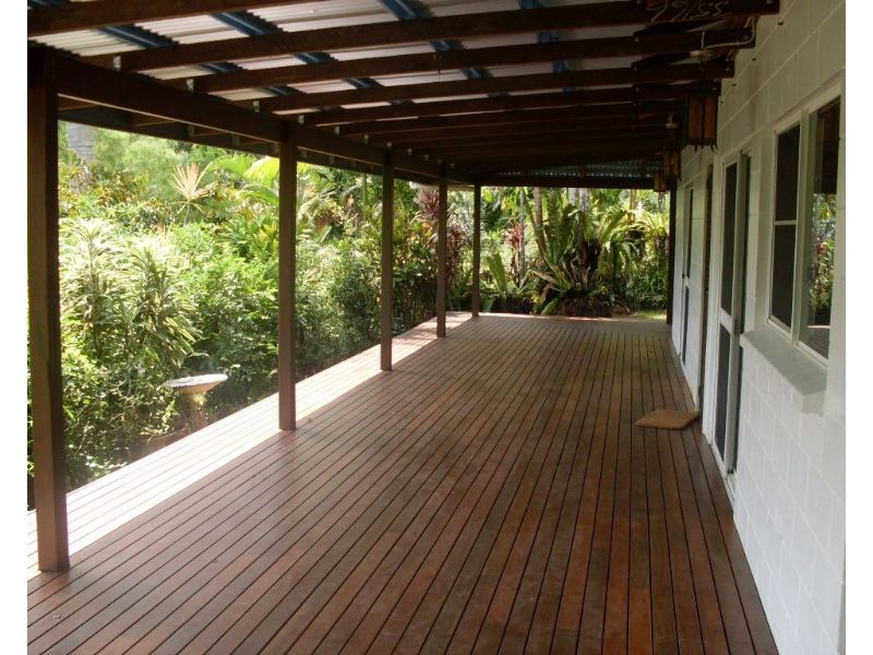 22-24 Cascade Drive, Redlynch QLD 4870