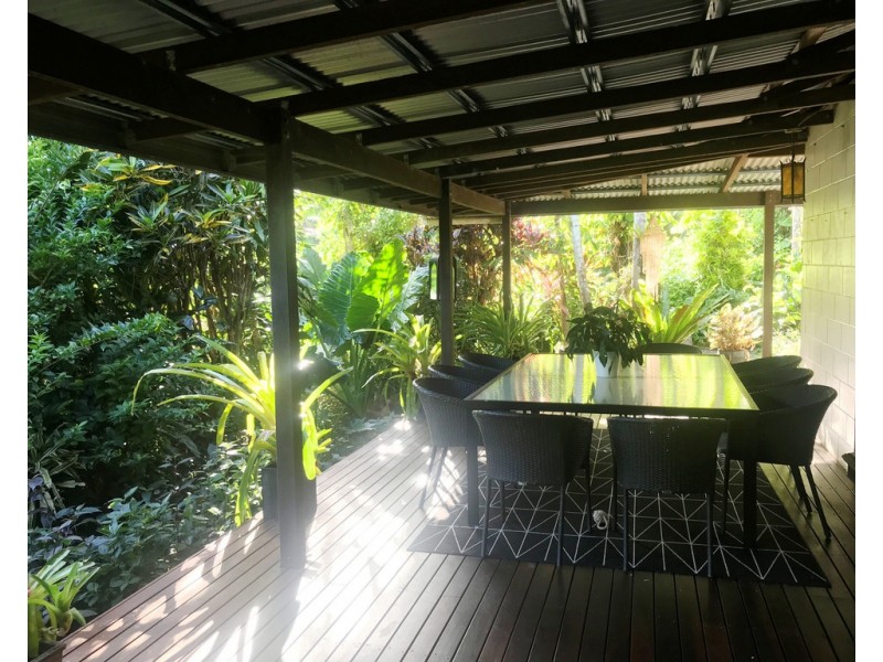 22-24 Cascade Drive, Redlynch QLD 4870