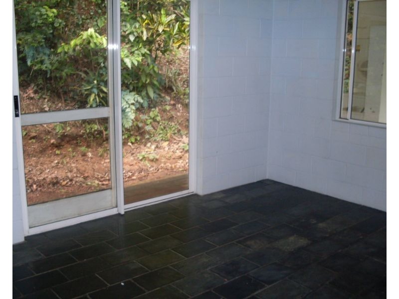 22-24 Cascade Drive, Redlynch QLD 4870