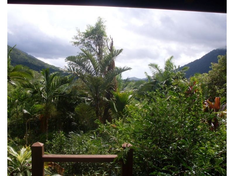 22-24 Cascade Drive, Redlynch QLD 4870