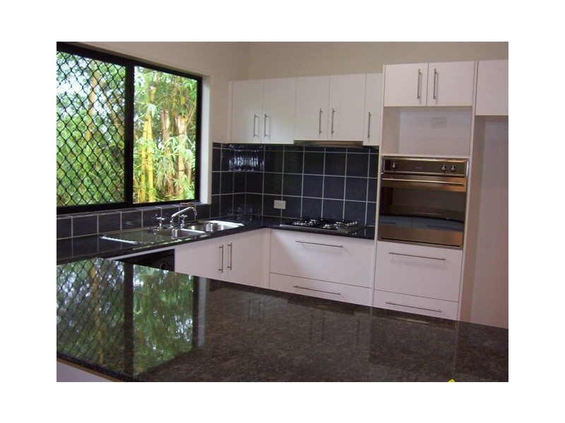 4/7 Tenni Street, Redlynch QLD 4870