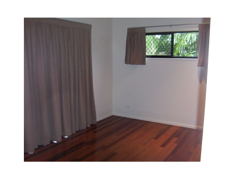 4/7 Tenni Street, Redlynch QLD 4870