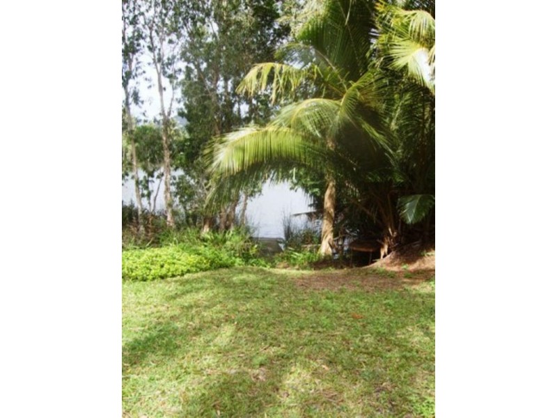 27 Walnut Close, Holloways Beach QLD 4878