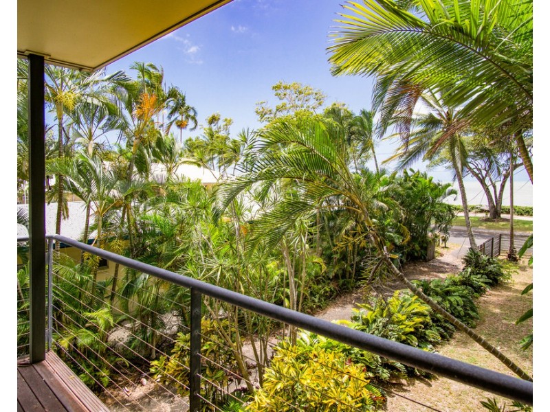 35 Arlington Esplanade, Clifton Beach QLD 4879