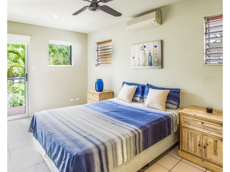 35 Arlington Esplanade, Clifton Beach QLD 4879