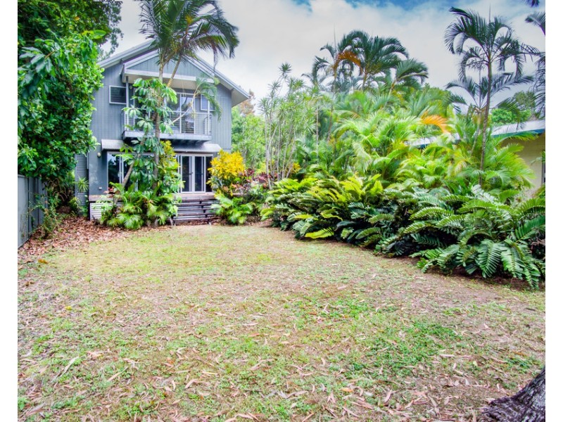35 Arlington Esplanade, Clifton Beach QLD 4879