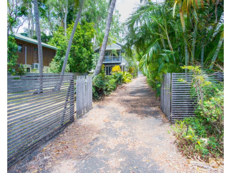 35 Arlington Esplanade, Clifton Beach QLD 4879