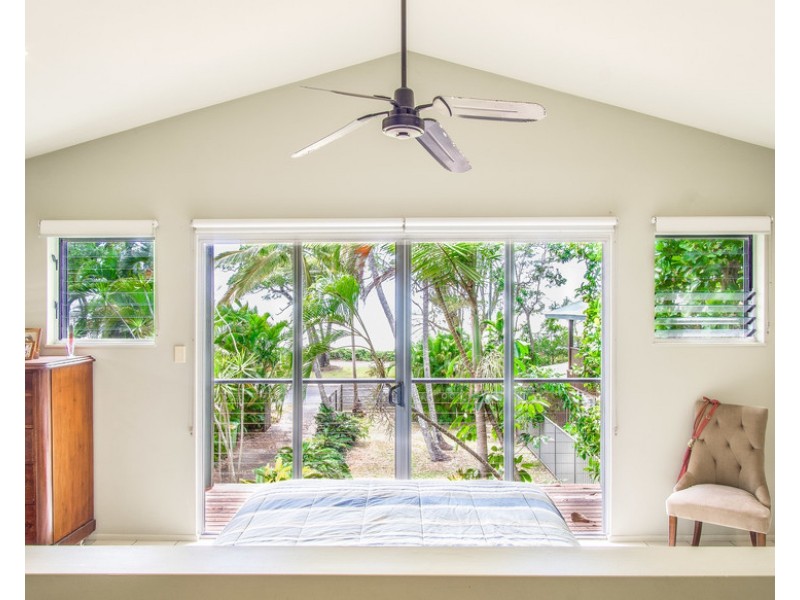 35 Arlington Esplanade, Clifton Beach QLD 4879