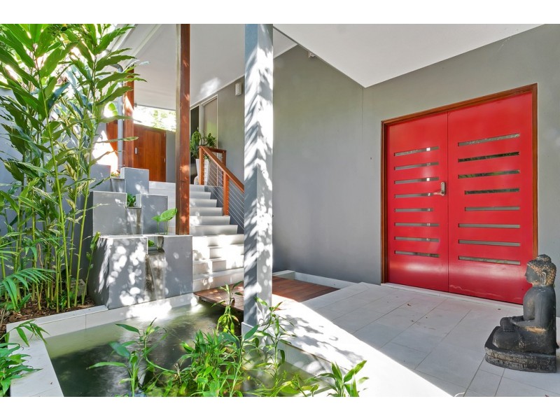 2 Peacock Street, Trinity Beach QLD 4879