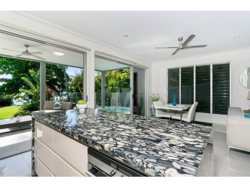 2 Peacock Street, Trinity Beach QLD 4879