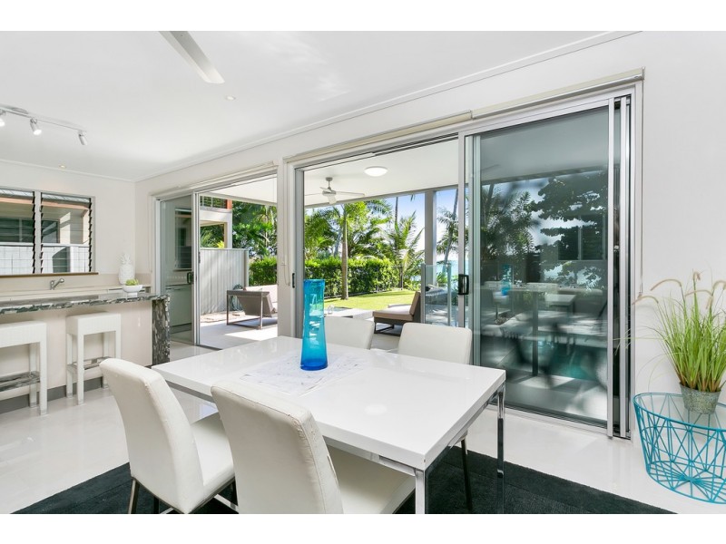 2 Peacock Street, Trinity Beach QLD 4879