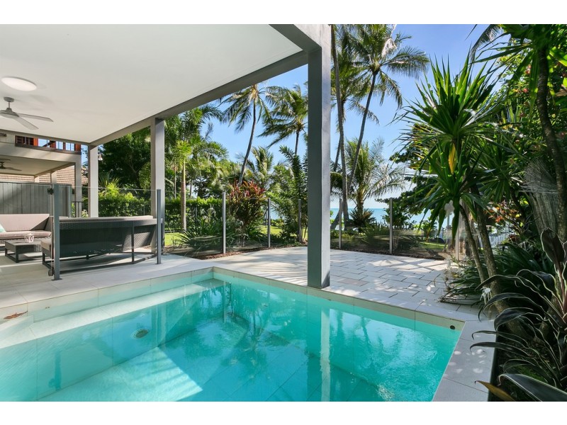 2 Peacock Street, Trinity Beach QLD 4879