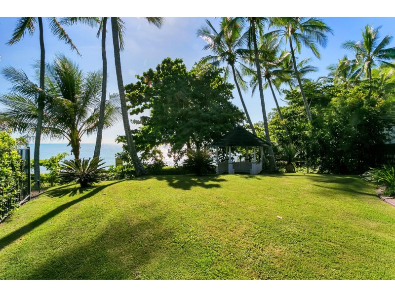 2 Peacock Street, Trinity Beach QLD 4879
