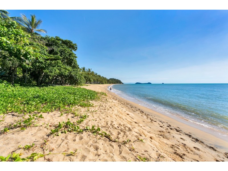 2 Peacock Street, Trinity Beach QLD 4879