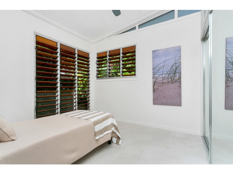 2 Peacock Street, Trinity Beach QLD 4879