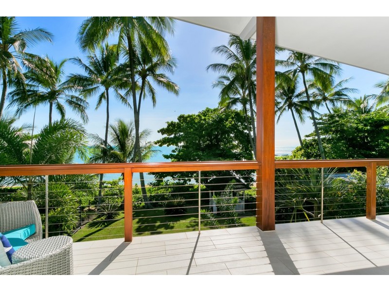 2 Peacock Street, Trinity Beach QLD 4879