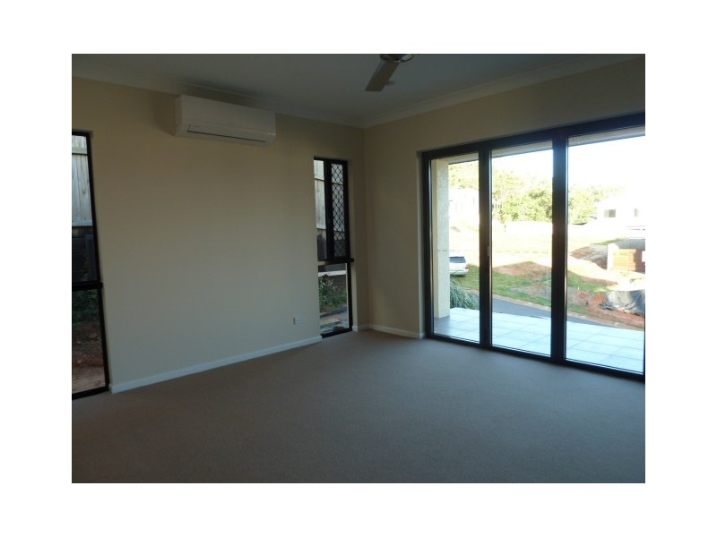 33 Catamaran Circuit, Trinity Beach QLD 4879