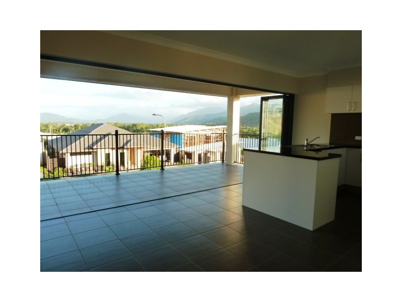 33 Catamaran Circuit, Trinity Beach QLD 4879