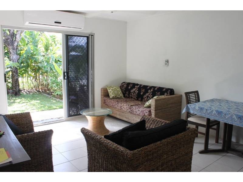 2 Granadilla Street, Holloways Beach QLD 4878