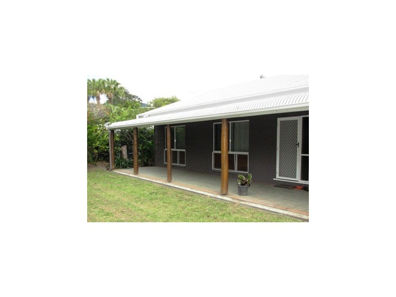 8 Talasea Street, Trinity Beach QLD 4879