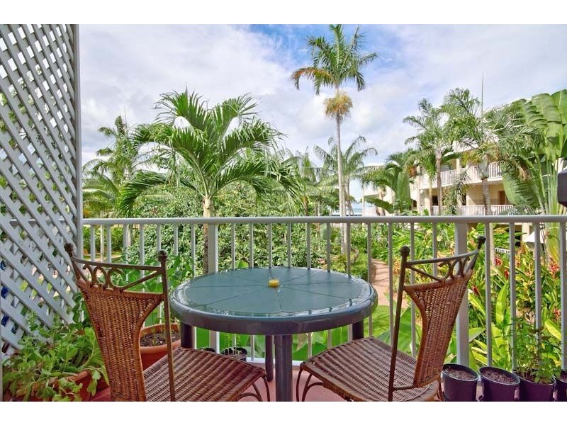 Holloways Beach QLD 4878