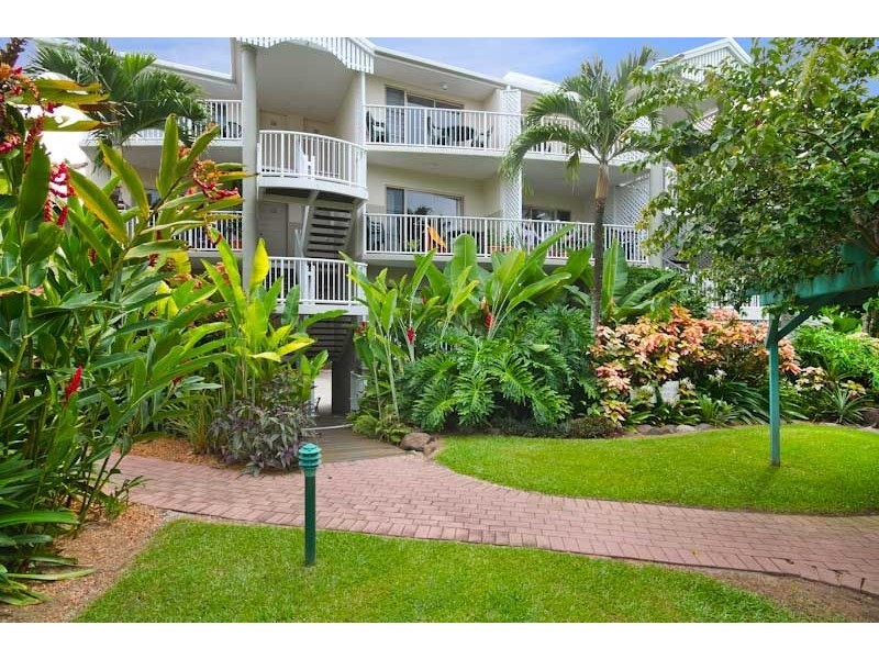 Holloways Beach QLD 4878