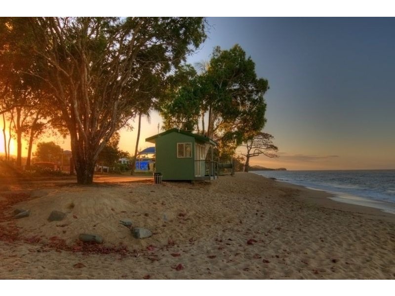 Holloways Beach QLD 4878