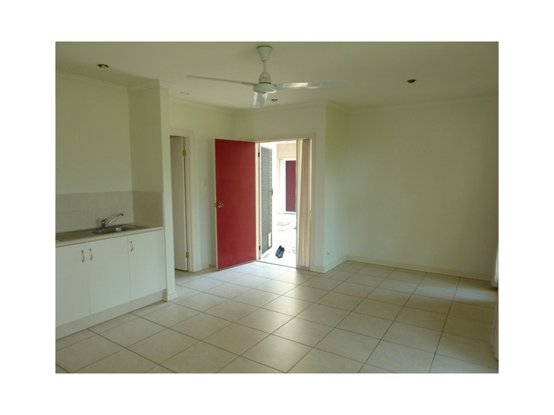 2/7b Tari Place, Trinity Beach QLD 4879