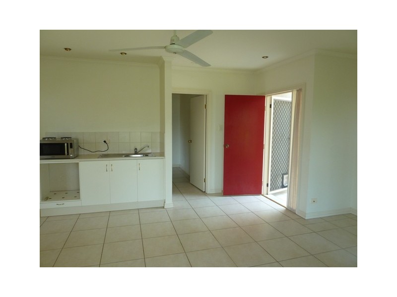 2/7b Tari Place, Trinity Beach QLD 4879