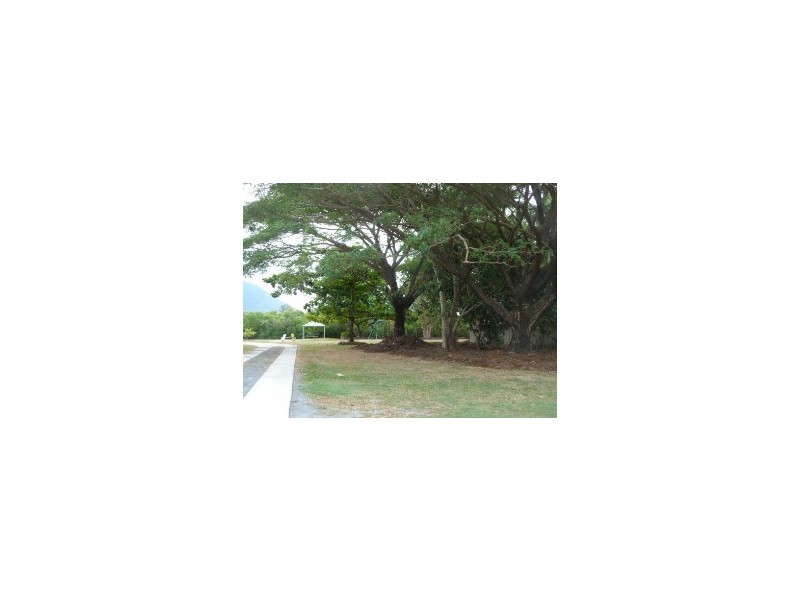 7 Connemara Close, Trinity Beach QLD 4879